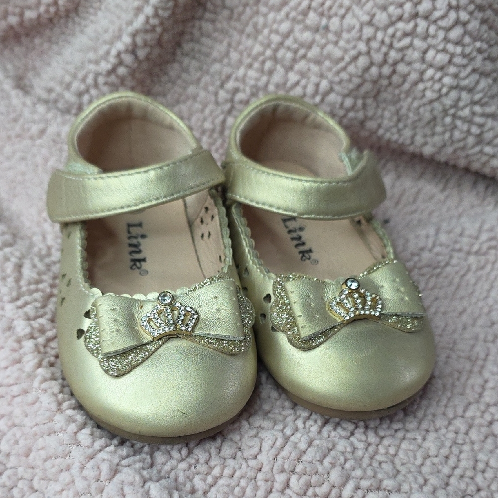 Link Shimmering Gold Kids Dress Shoes with Bow